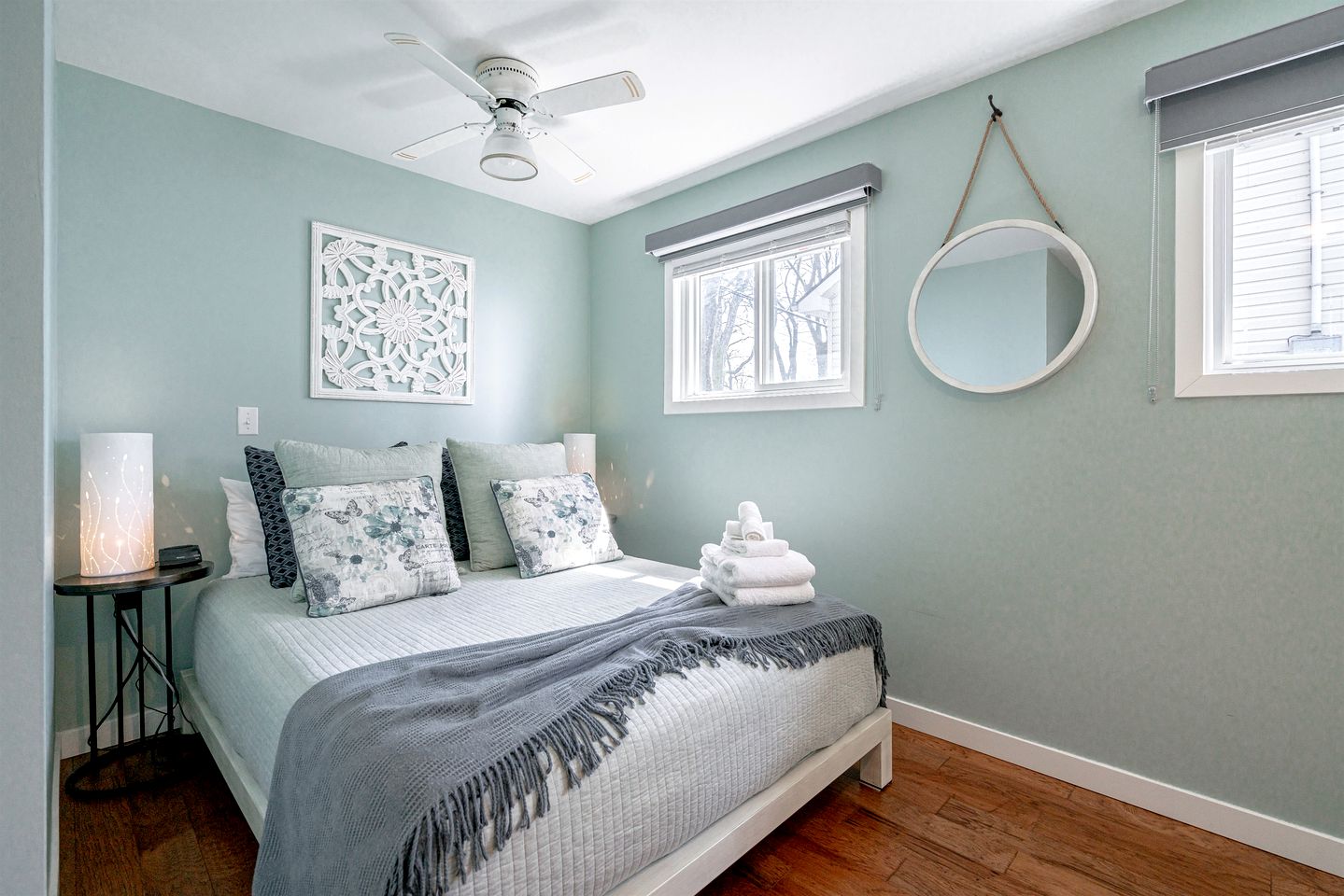 Amazing Beachfront Cottage with Barbecue in Leamington, Ontario