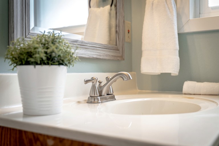 Cottages (Canada, Leamington, Ontario)