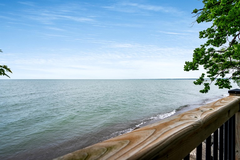 Cottages (Canada, Leamington, Ontario)