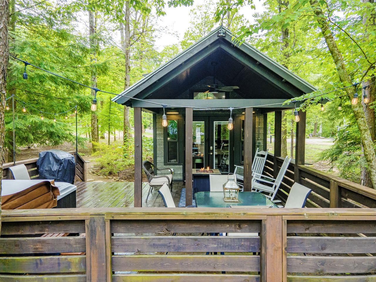 Amazing Cabin Fire Pit Provided in Monteagle, Tennessee