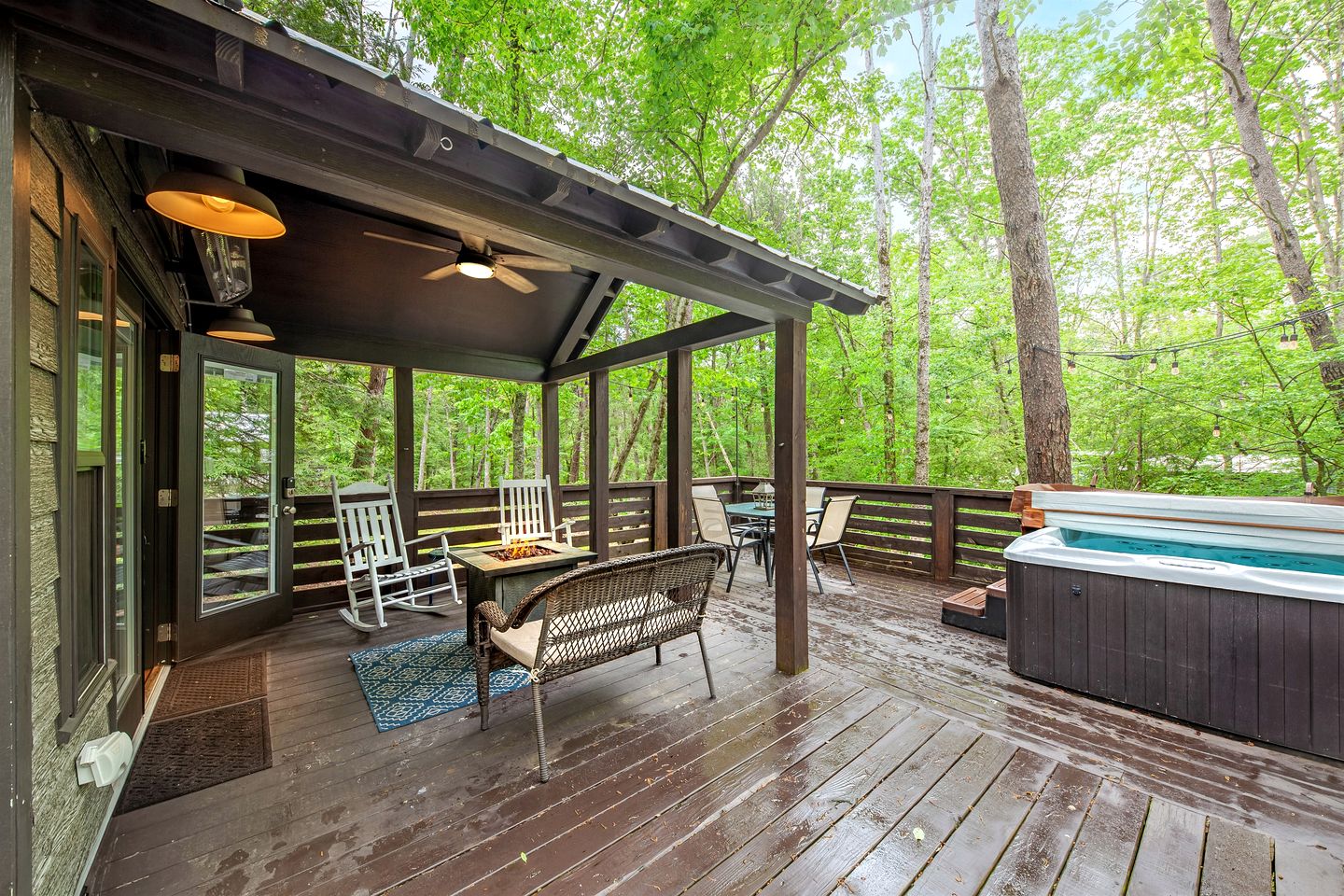 Amazing Cabin Fire Pit Provided in Monteagle, Tennessee