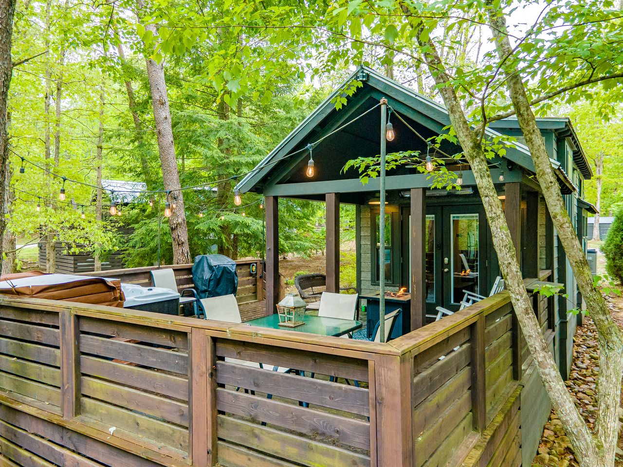 Cabins (United States of America, Monteagle, Tennessee)