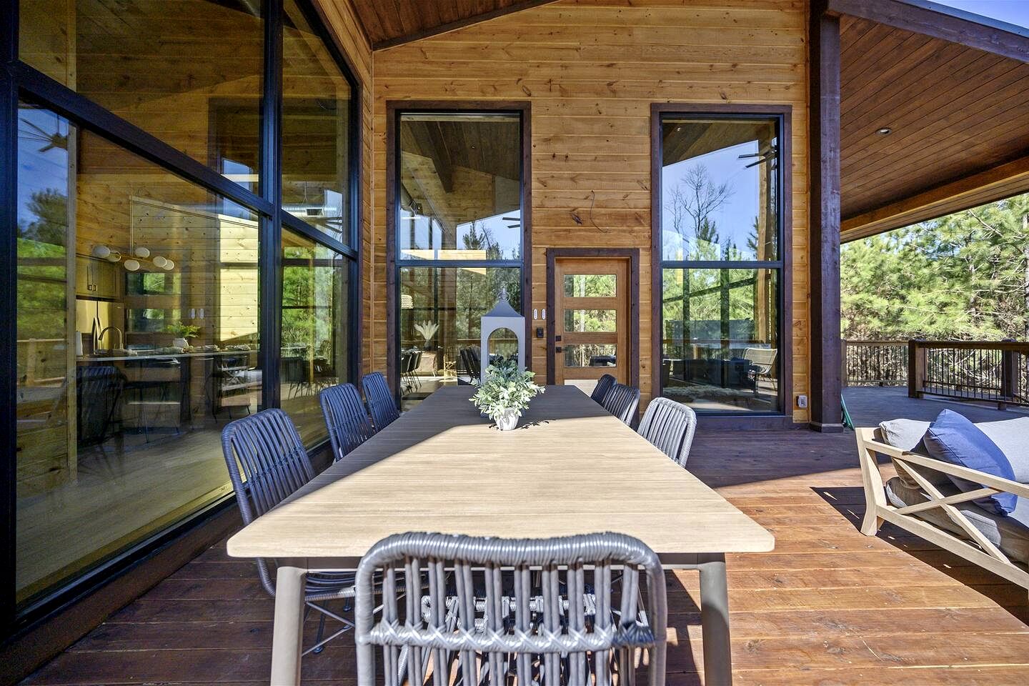 Amazing Cabin Surrounded by Trees in Broken Bow, Oklahoma