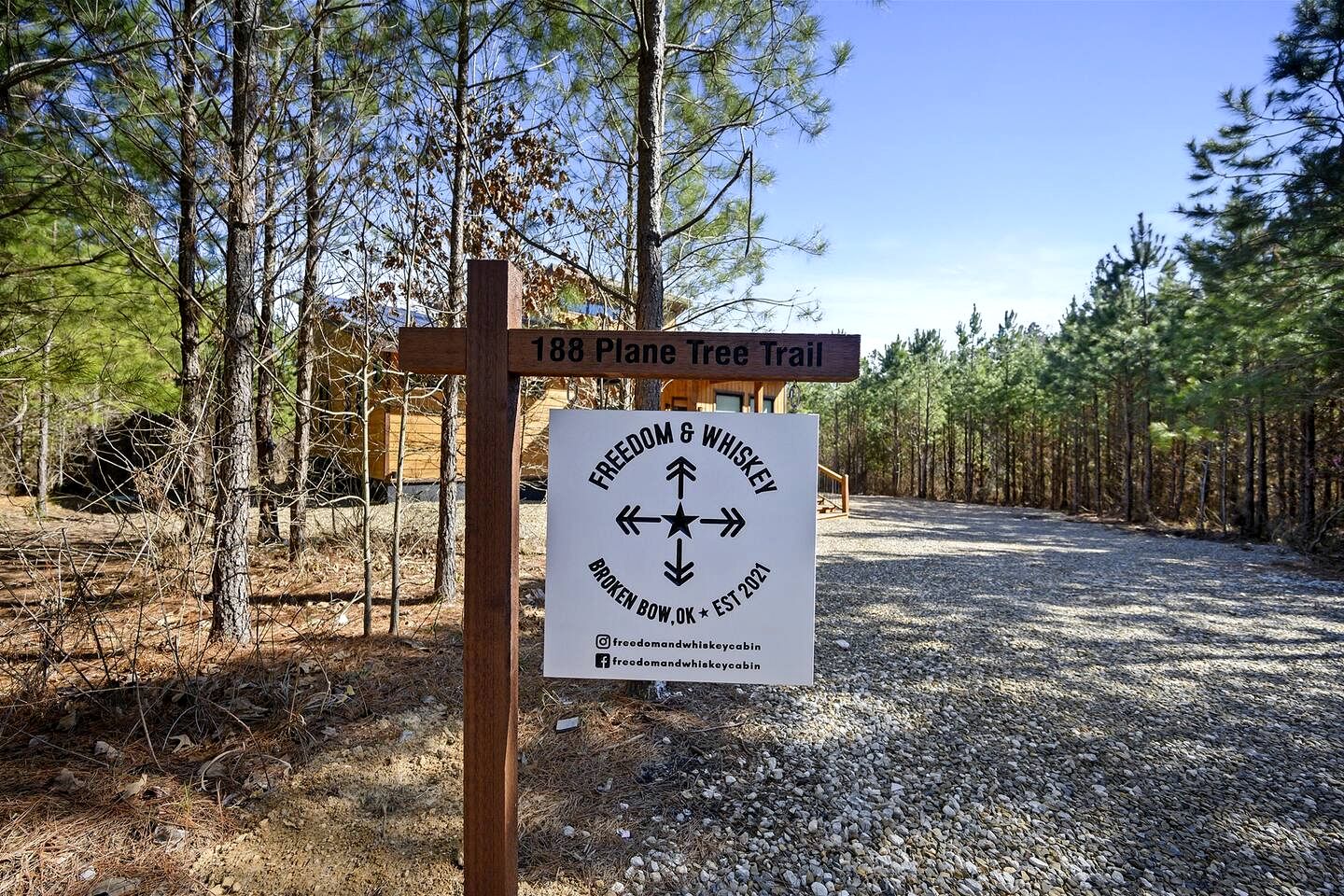 Amazing Cabin Surrounded by Trees in Broken Bow, Oklahoma