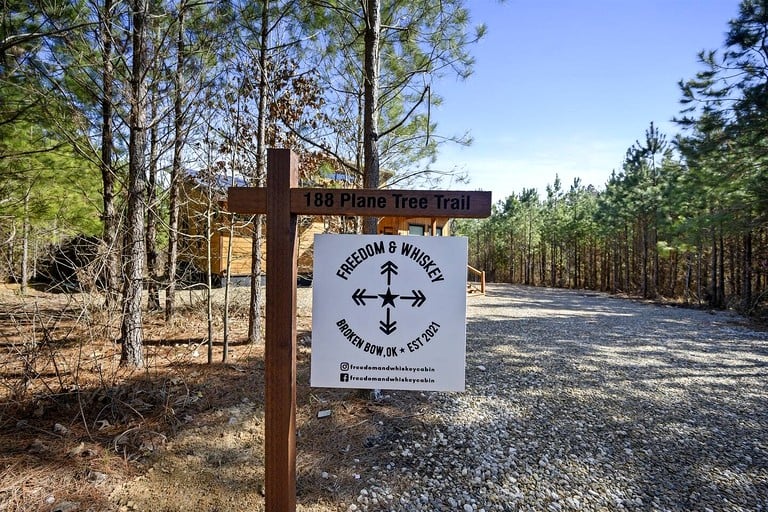 Cabins (United States of America, Broken Bow, Oklahoma)