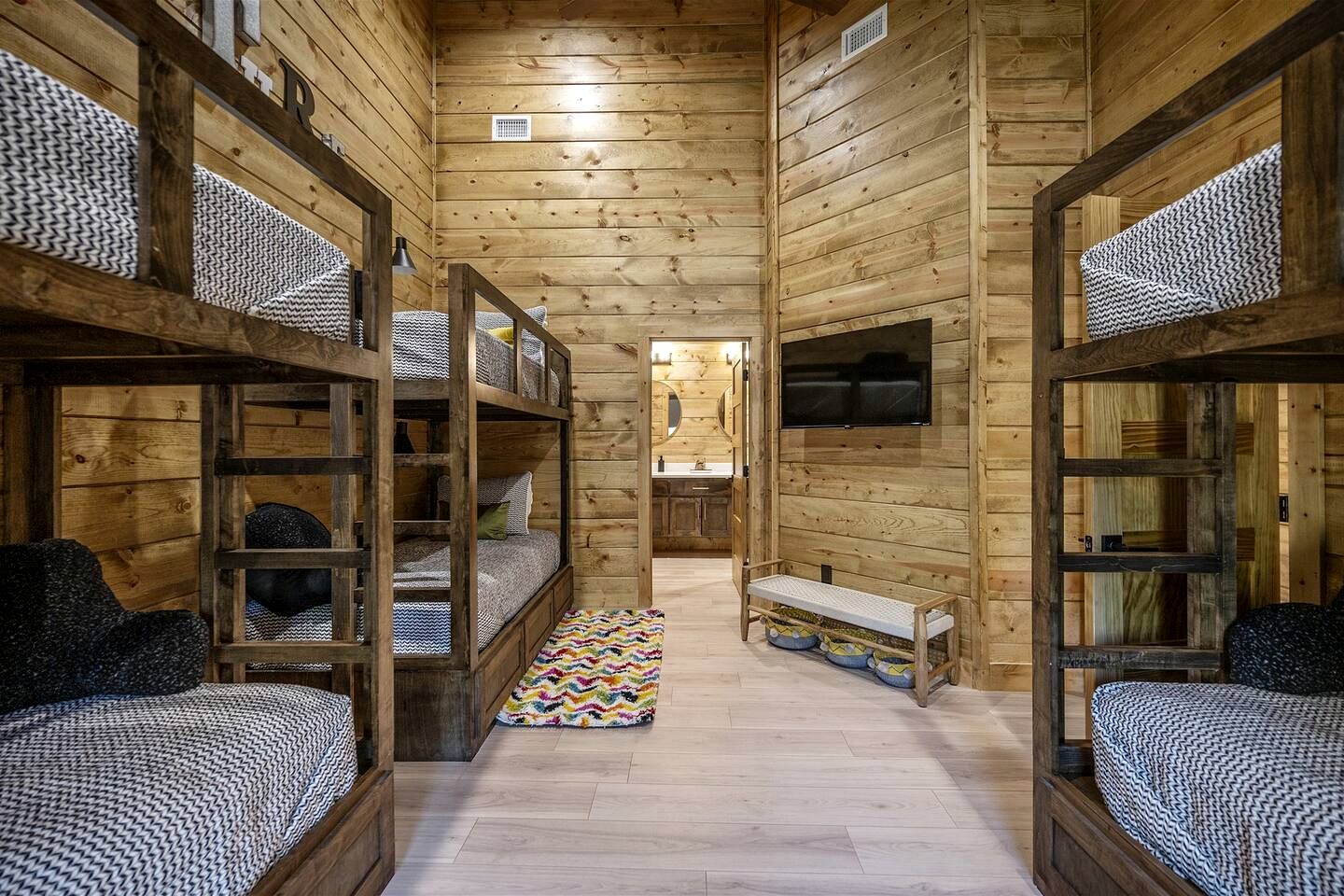Amazing Cabin Surrounded by Trees in Broken Bow, Oklahoma