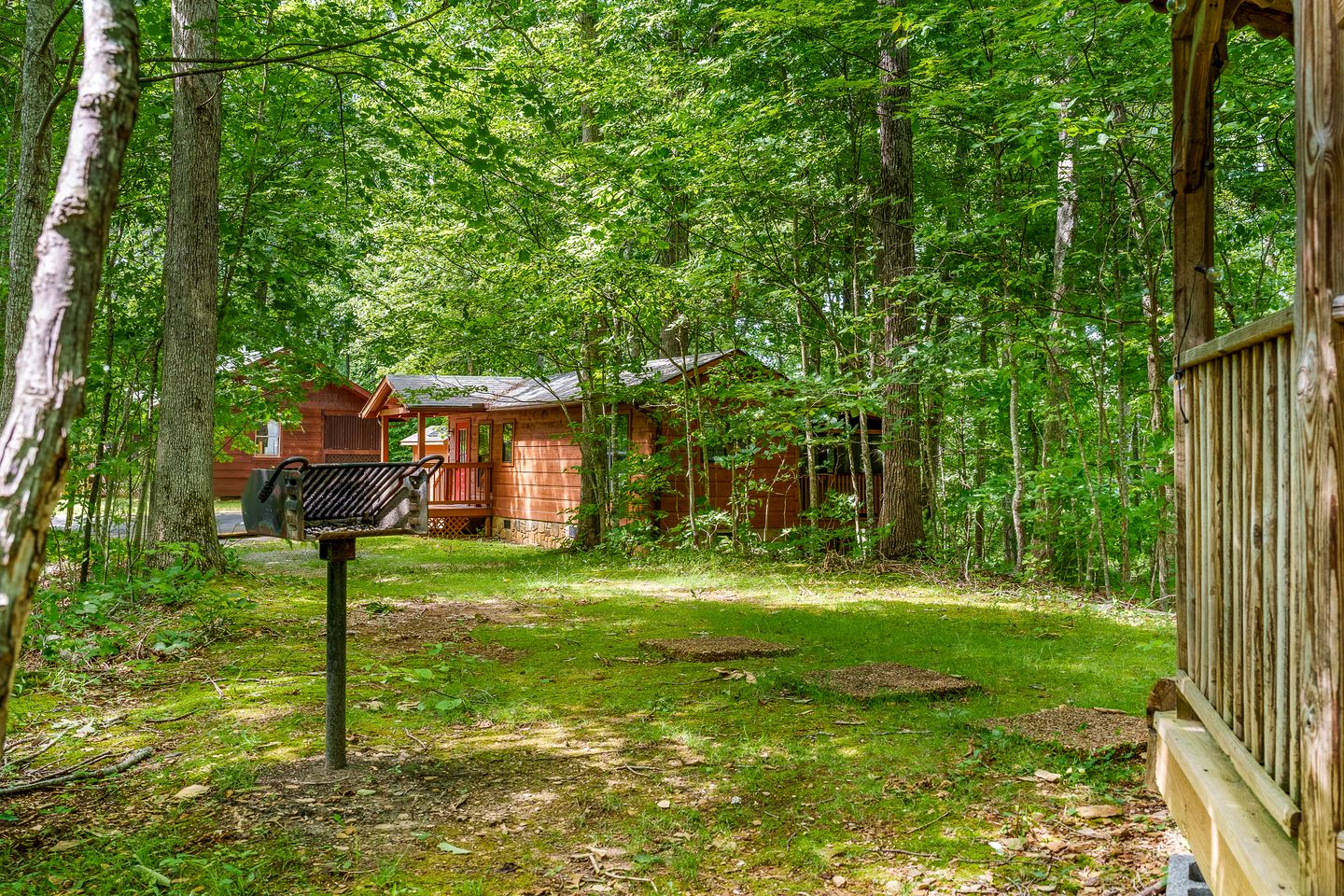 Amazing Cozy Cabin with Fireplace and Hot-tub in Sevierville, Tennessee