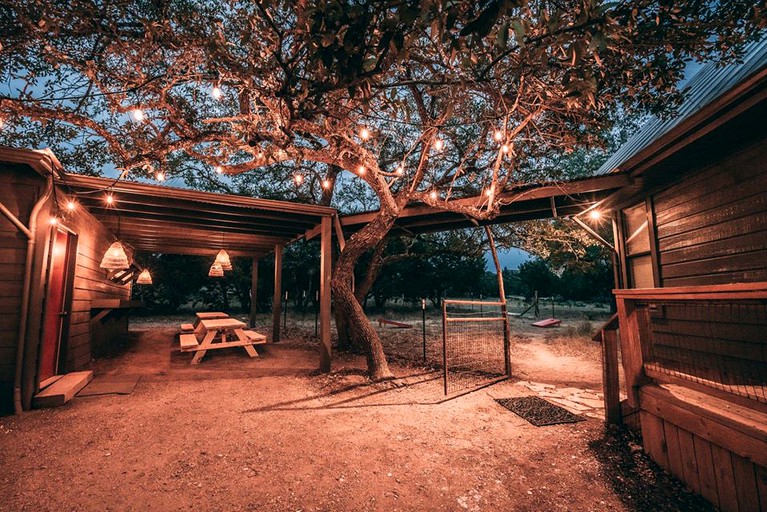 Cabins (Dripping Springs, Texas, United States)