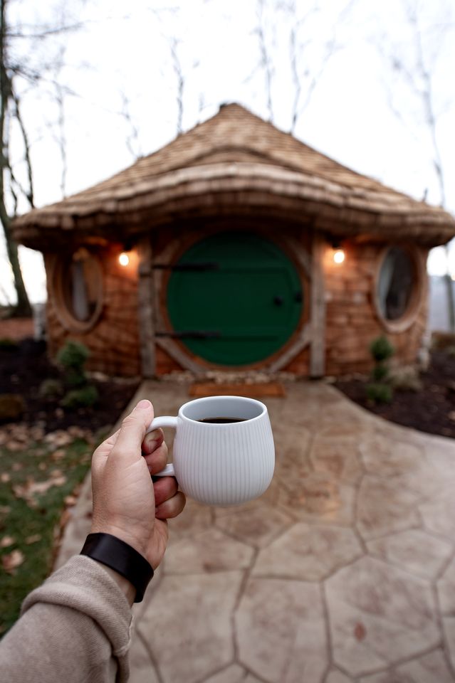 Amazing Hobbit House with Fire Pit and Barbecue in Rising Fawn, Georgia