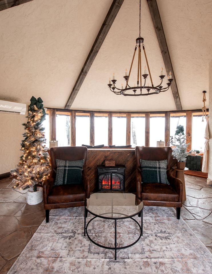 Amazing Hobbit House with Fire Pit and Barbecue in Rising Fawn, Georgia