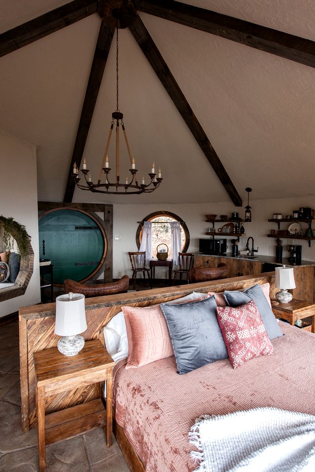 Amazing Hobbit House with Fire Pit and Barbecue in Rising Fawn, Georgia