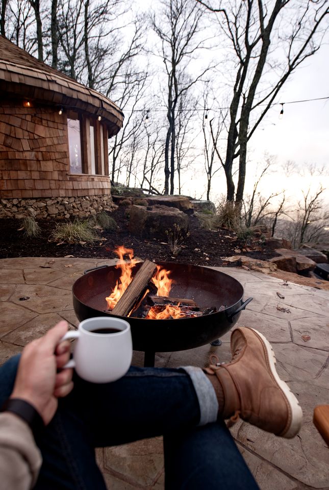 Amazing Hobbit House with Fire Pit and Barbecue in Rising Fawn, Georgia