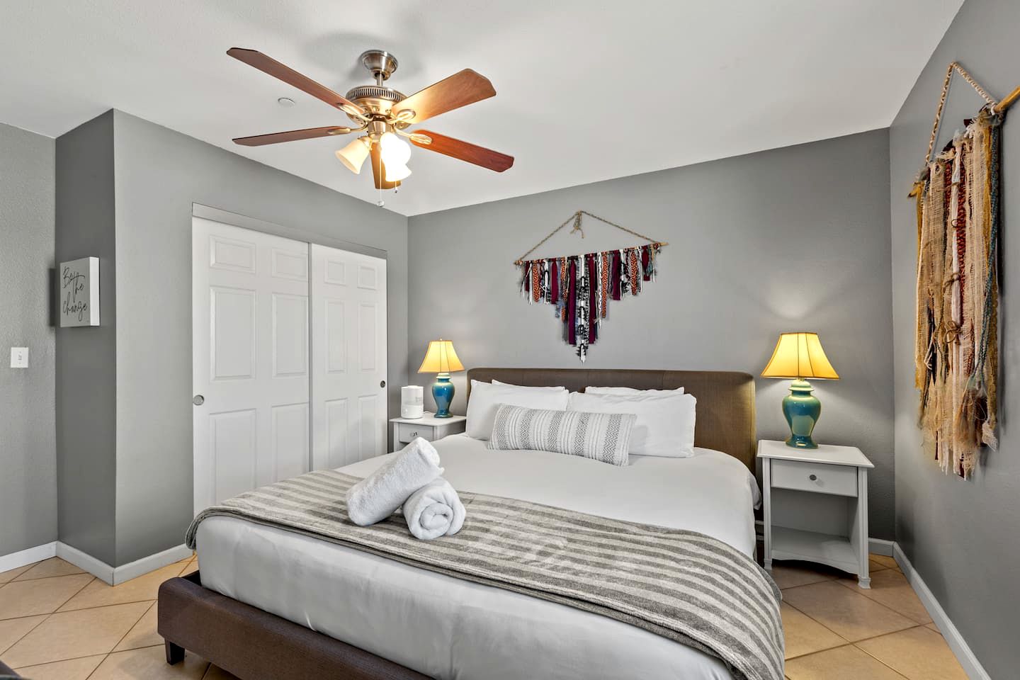 Amazing Joshua Tree Rental, Perfect for Family or Group Glamping and Yoga Retreats