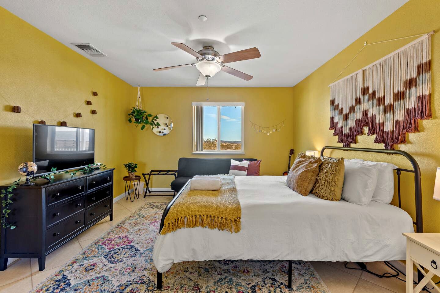Amazing Joshua Tree Rental, Perfect for Family or Group Glamping and Yoga Retreats
