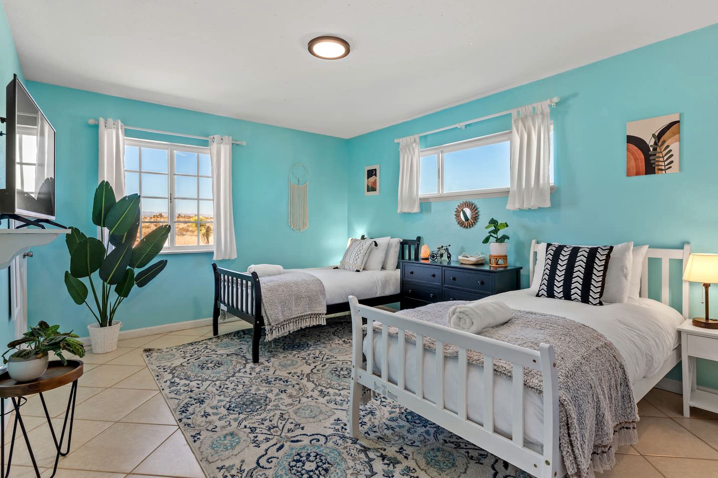 Amazing Joshua Tree Rental, Perfect for Family or Group Glamping and Yoga Retreats
