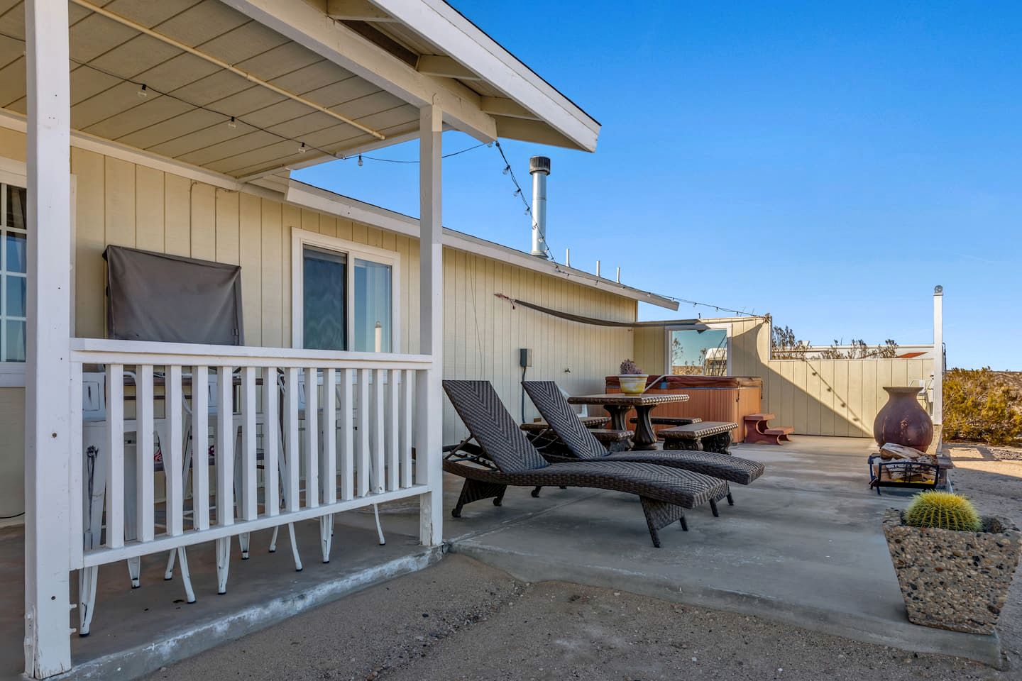 Amazing Joshua Tree Rental, Perfect for Family or Group Glamping and Yoga Retreats
