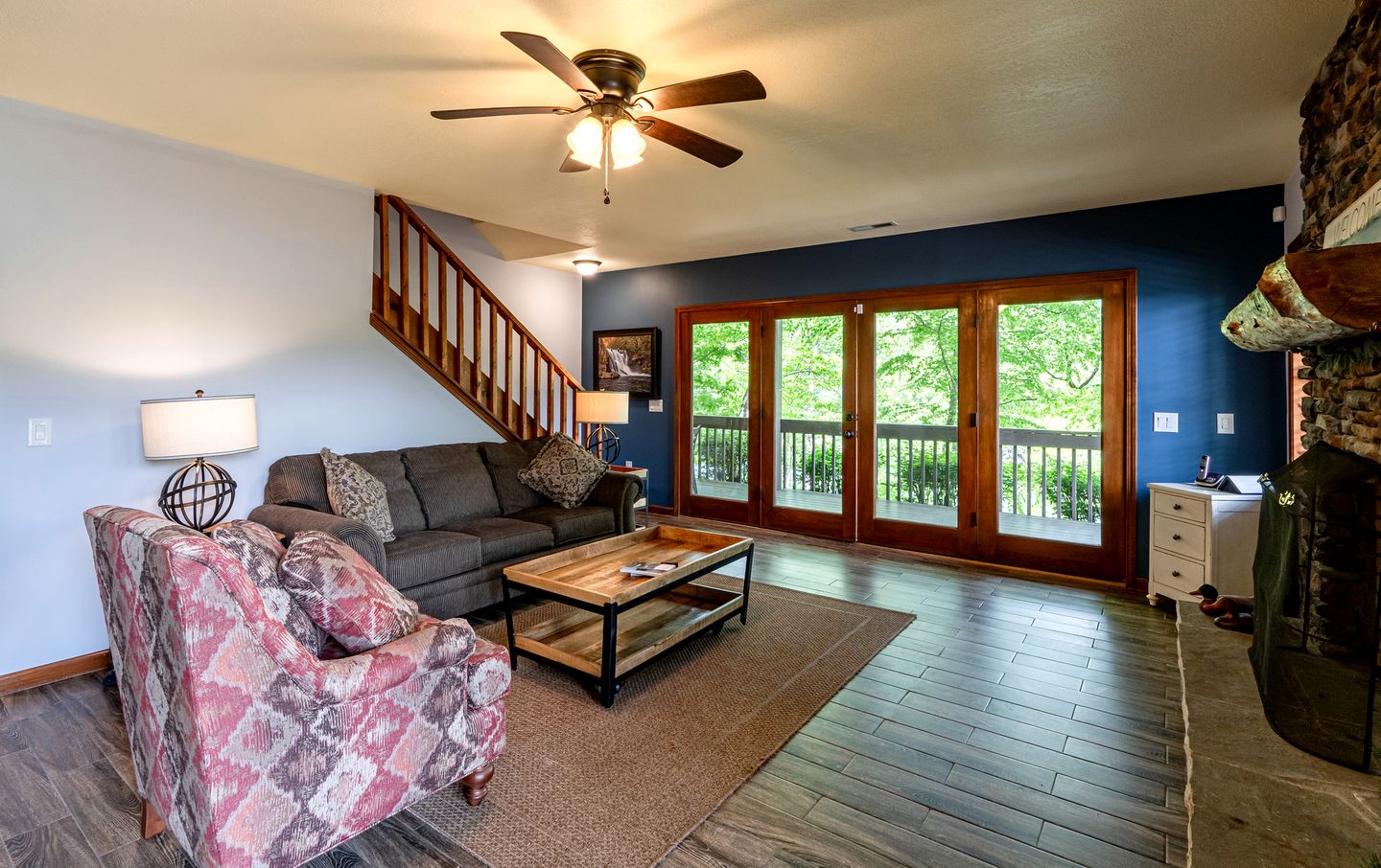 Amazing Lakefront Cabin Perfect for Groups in Topton, North Carolina