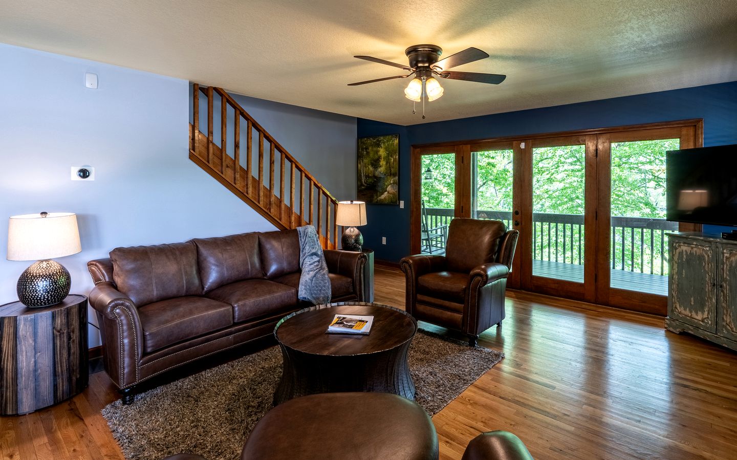 Amazing Lakefront Cabin Perfect for Groups in Topton, North Carolina