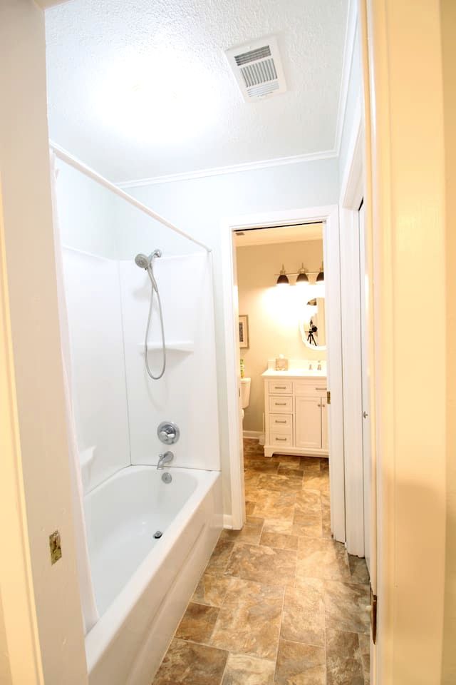 Glorious Cabin with Fantastic Lake Sights in Hot Springs, Arkansas