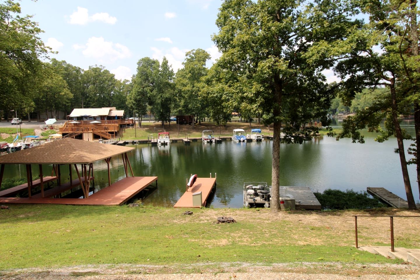 Glorious Cabin with Fantastic Lake Sights in Hot Springs, Arkansas