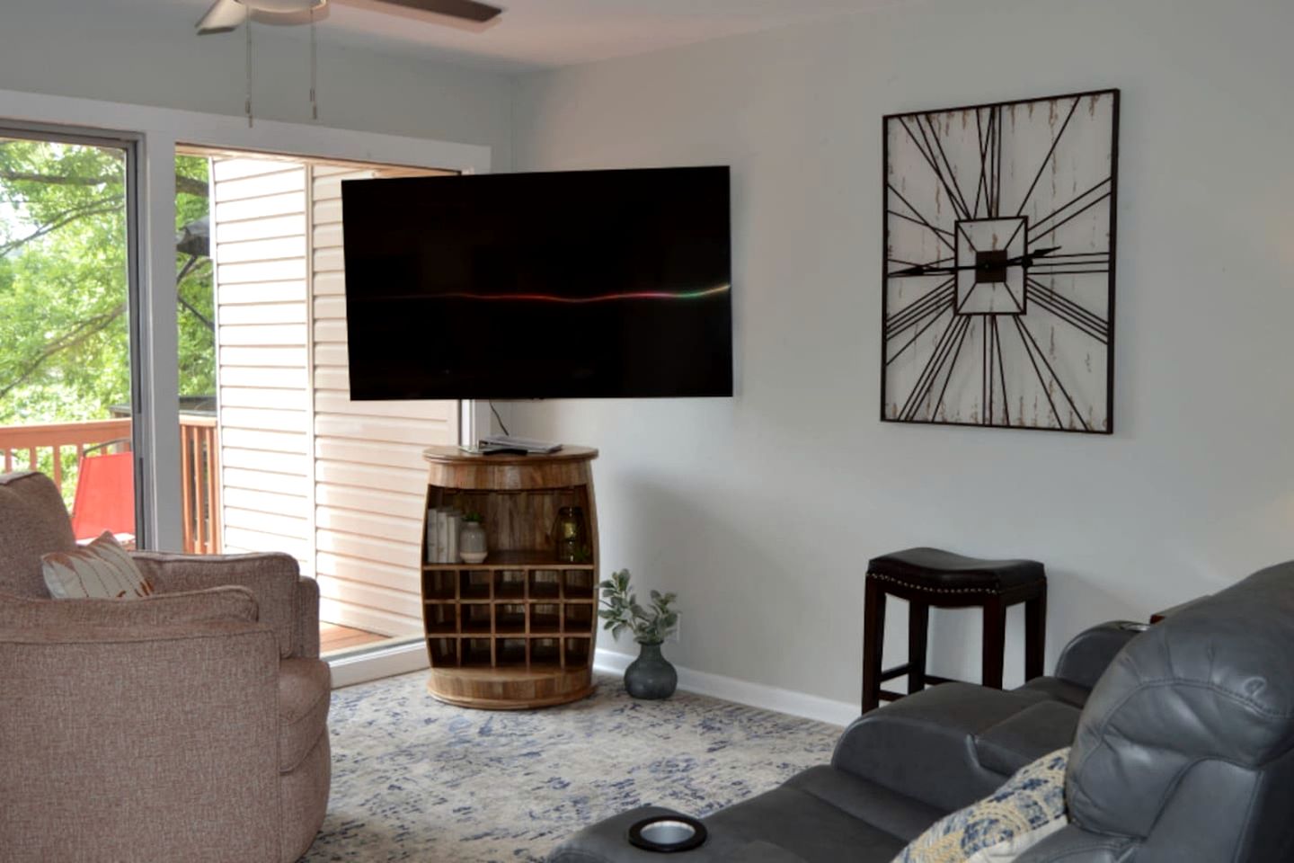 Glorious Cabin with Fantastic Lake Sights in Hot Springs, Arkansas