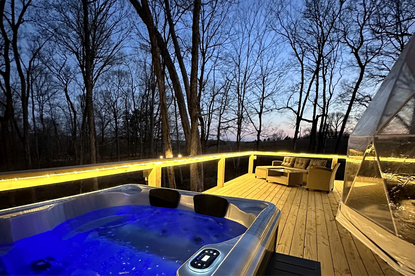 Amazing Pure Glamping Secluded Dome with Hot-tub in Grantsburg, Illinois