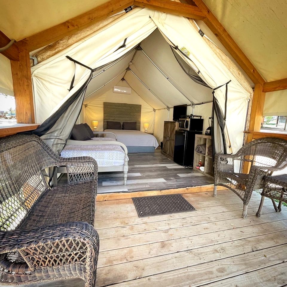 Amazing Riverside Glamping Adventure: Fully-Equipped Safari Tent on the San Marcos River near Kingsbury, Texas