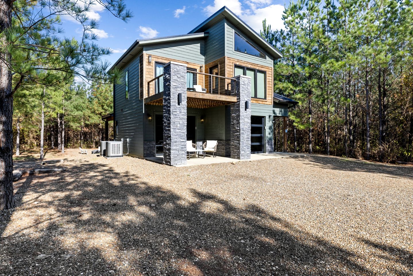 Amazing Secluded Cabin Perfect for Couples in Broken Bow, Oklahooma