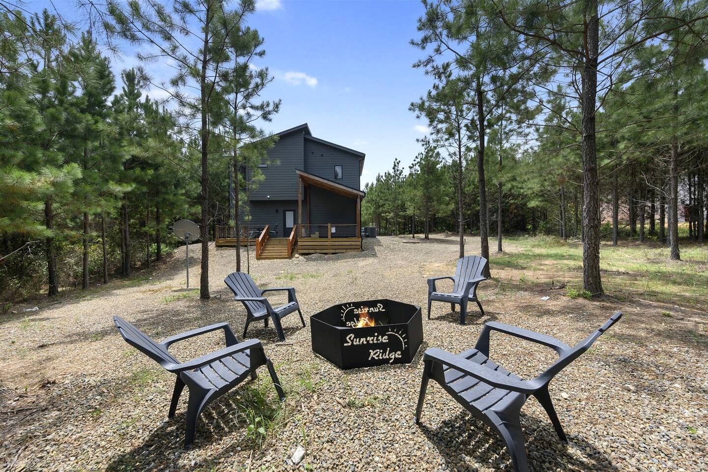 Amazing Secluded Cabin Perfect for Couples in Broken Bow, Oklahooma