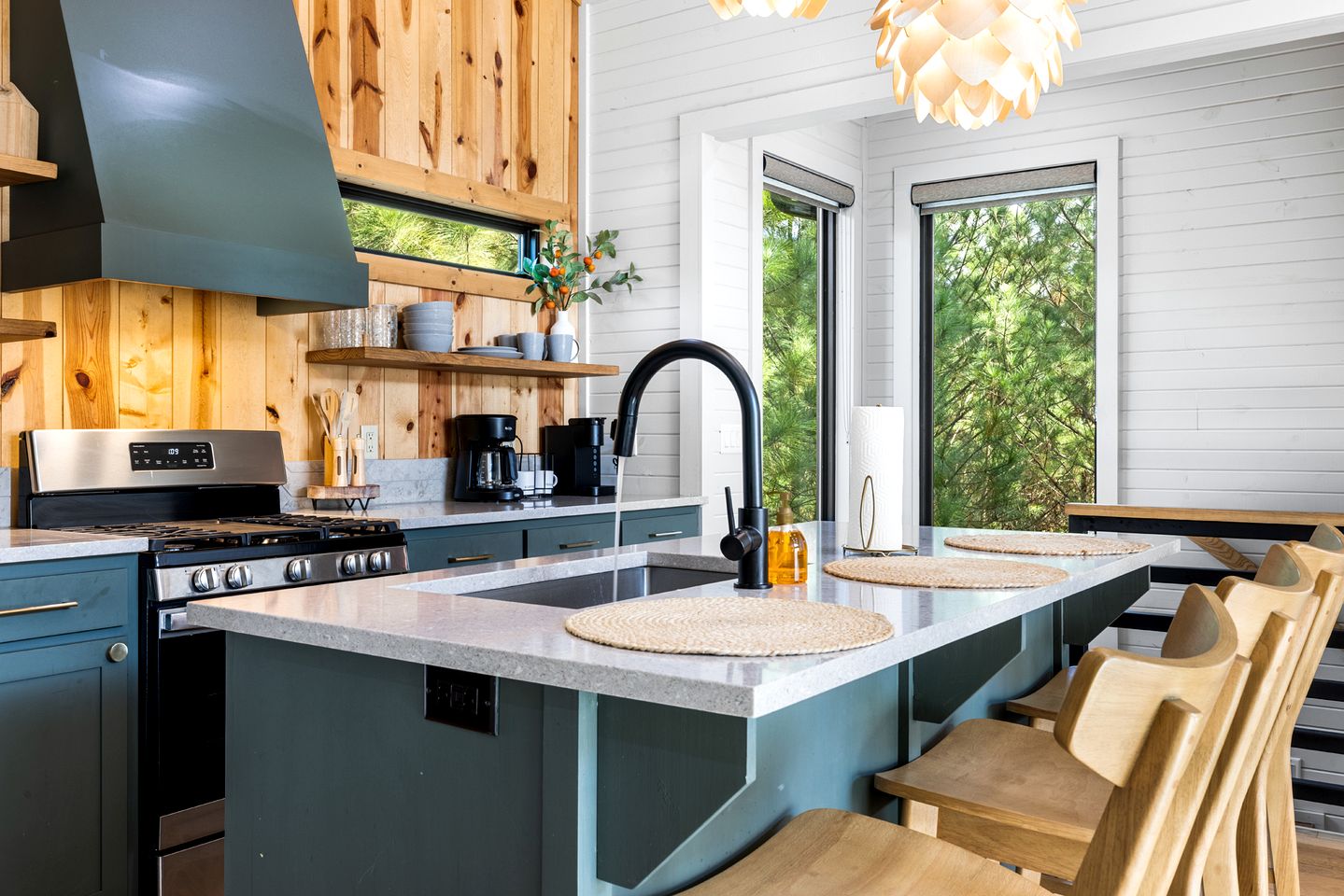 Amazing Secluded Cabin Perfect for Couples in Broken Bow, Oklahooma
