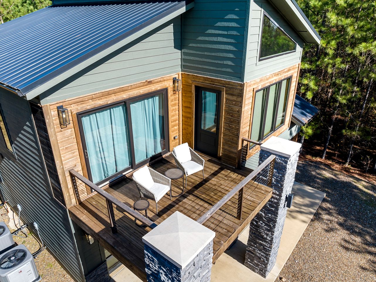 Amazing Secluded Cabin Perfect for Couples in Broken Bow, Oklahooma