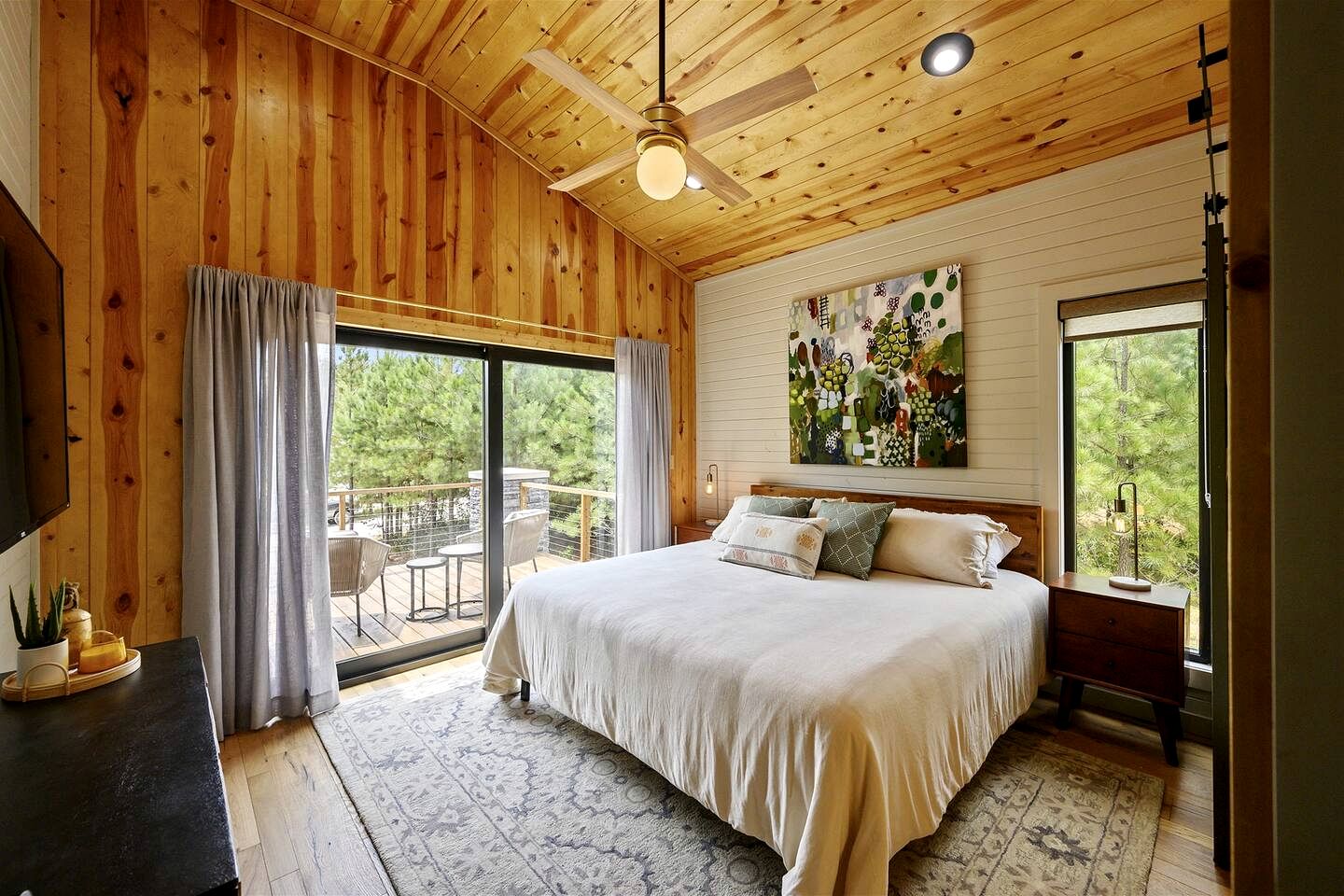 Amazing Secluded Cabin Perfect for Couples in Broken Bow, Oklahooma