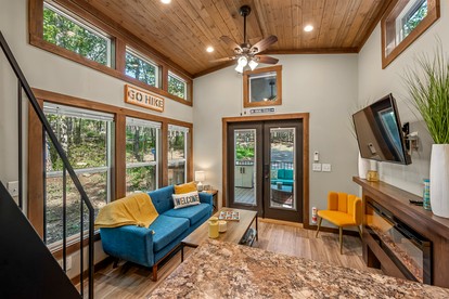 Amazing Secluded Cabin with Fire Pit and Fireplace in Mentore, Alabama - Photo 3