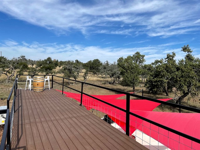 Containers (United States of America, Fredericksburg, Texas)
