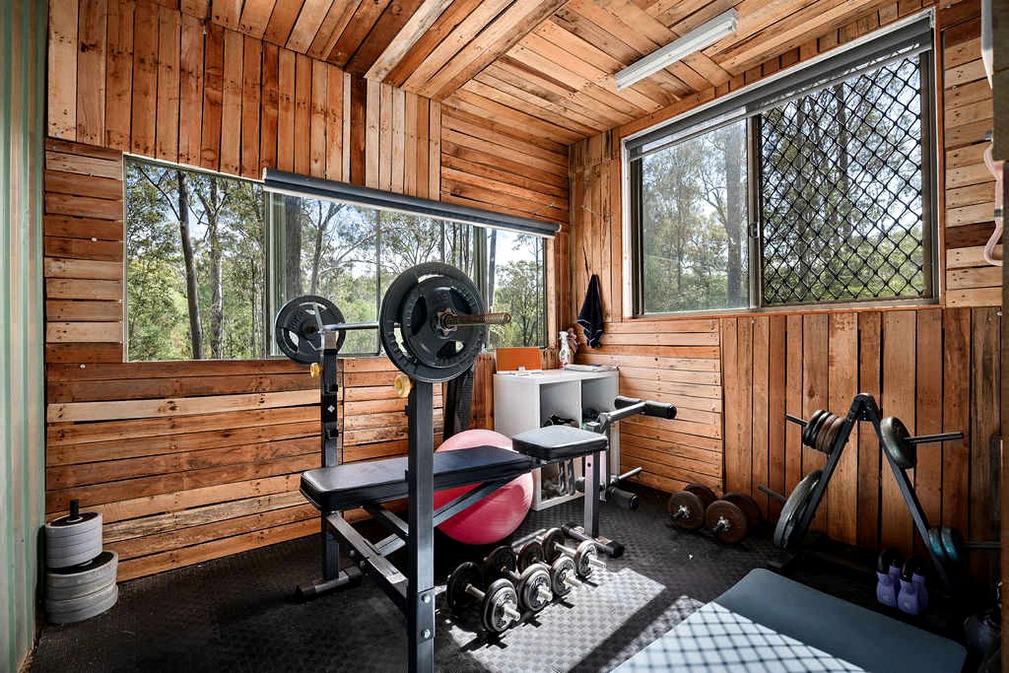 Amazing Tiny House Farm Stay Surrounded by Wildlife for a Peaceful Escape in Nature in Logan Village, Queensland