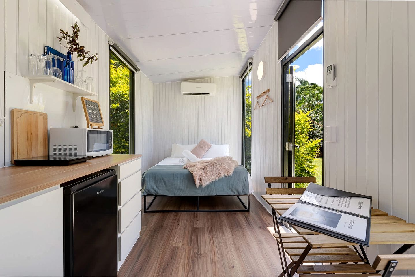 Amazing Tiny House with Fire Pit in Greens Creek, Queensland