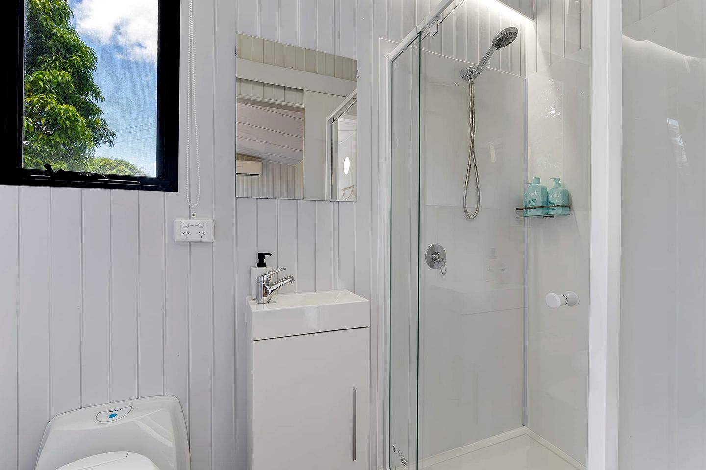 Amazing Tiny House with Fire Pit in Greens Creek, Queensland