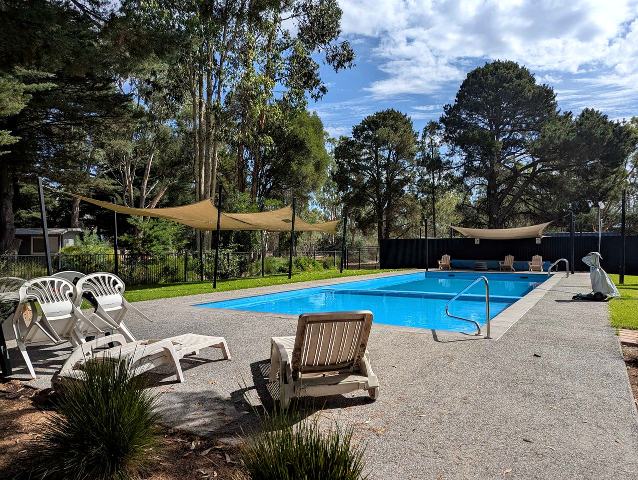 Amazing Tiny House with Outdoor Living Areas and Swimming Pool in Victoria, Australia