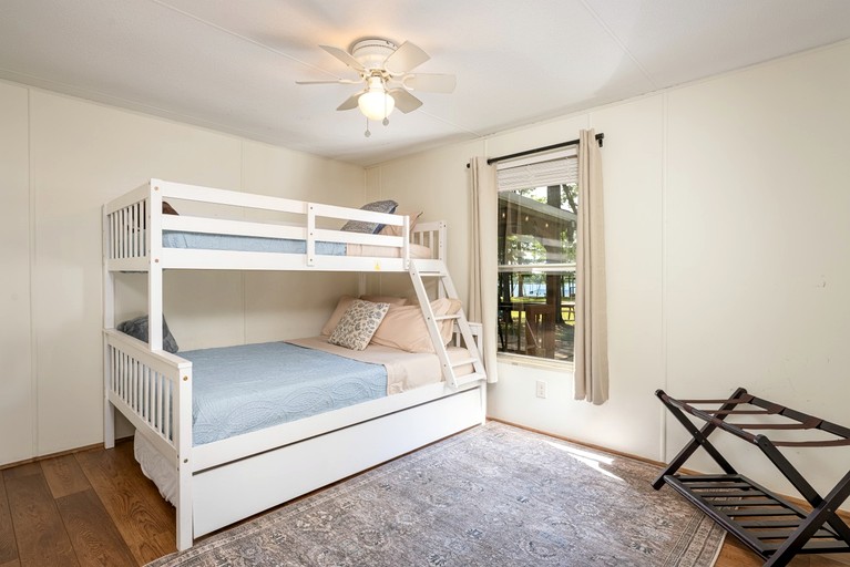Vacation Rentals (United States of America, Hemphill, Texas)