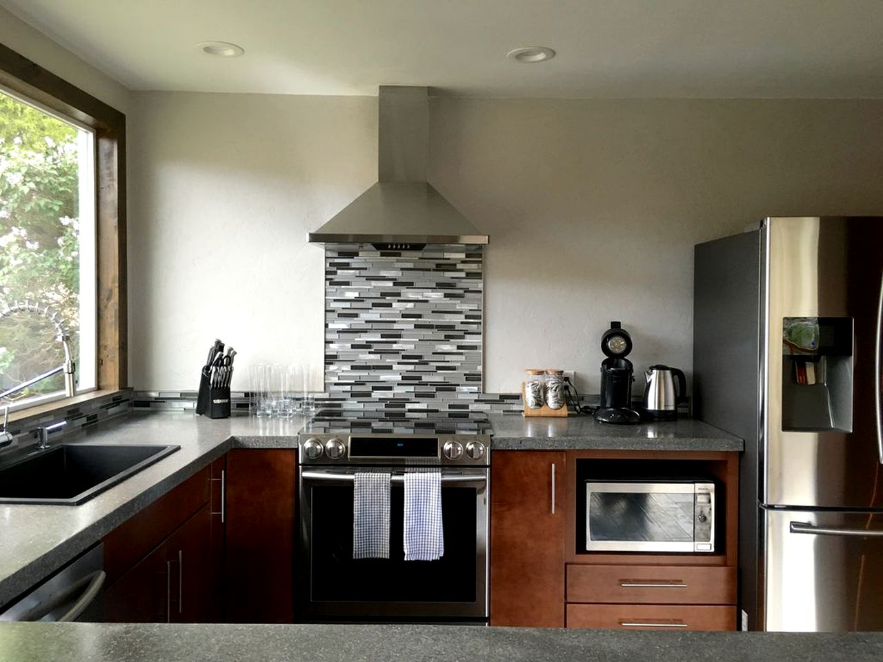 Cozy Cabin Retreat with Stunning Views of Yellowstone National Park in Montana