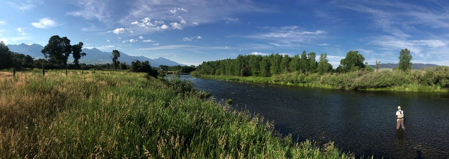 Cozy Cabin Retreat with Stunning Views of Yellowstone National Park in Montana