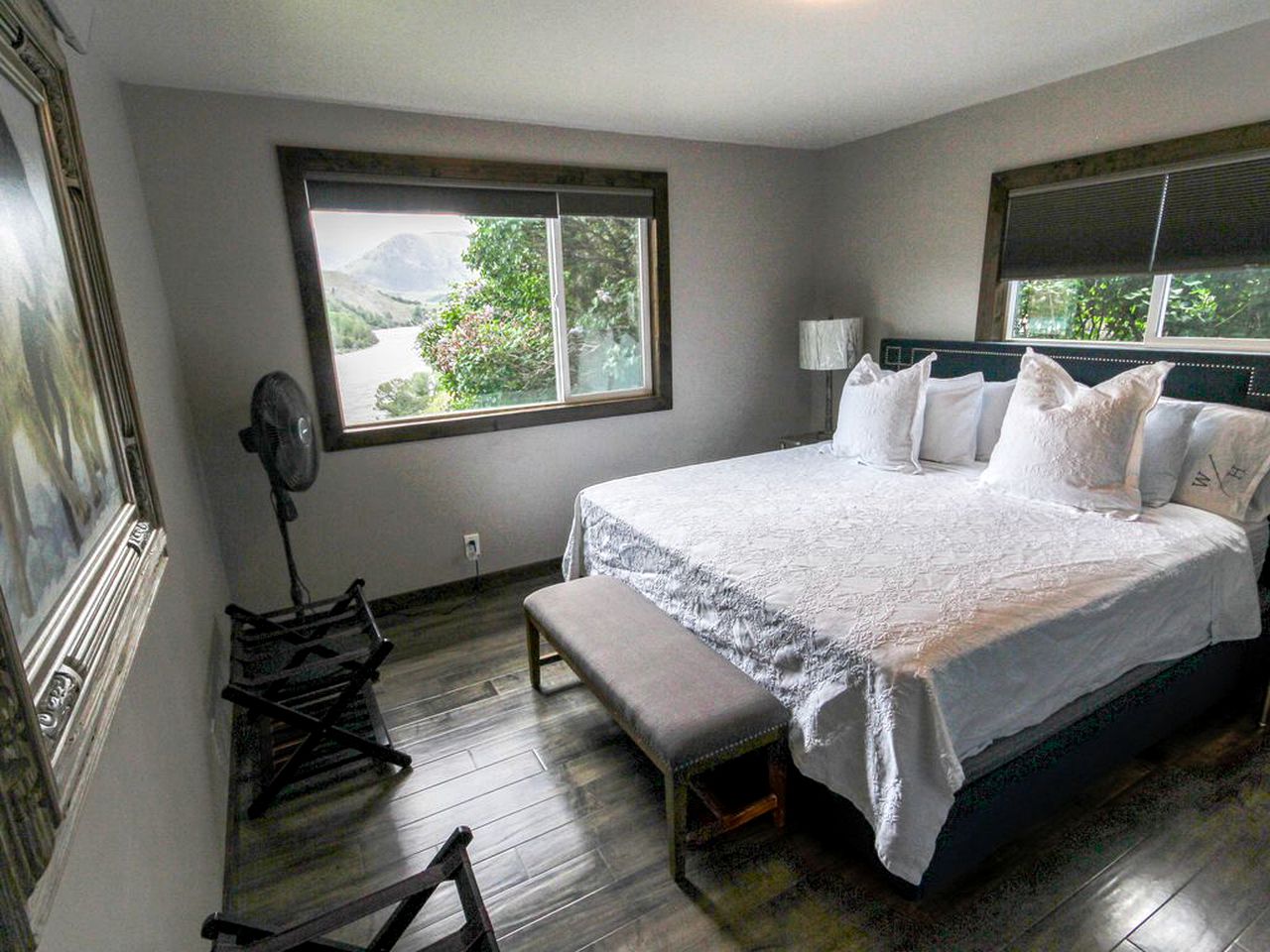 Cozy Cabin Retreat with Stunning Views of Yellowstone National Park in Montana