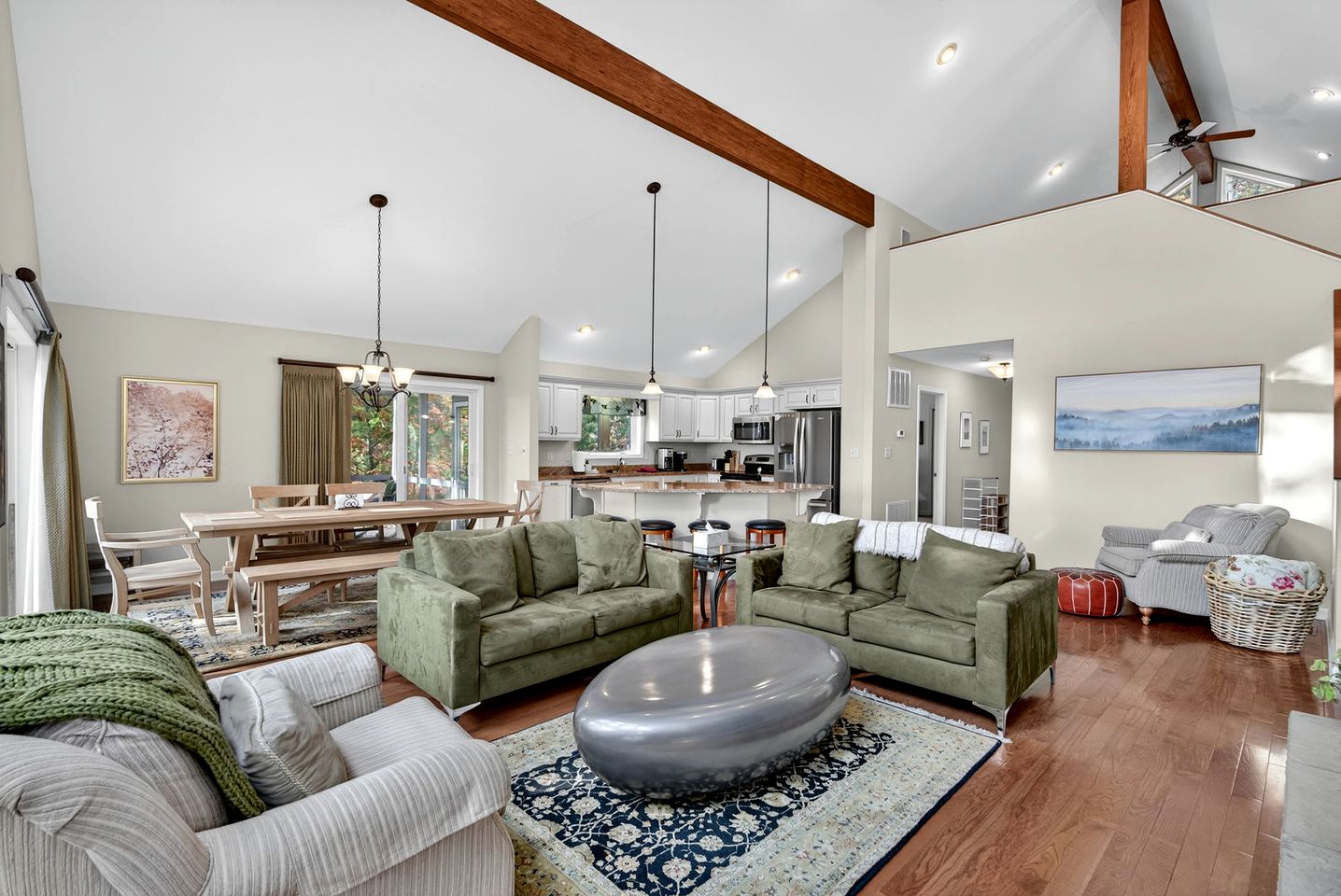 Scenic Dog-Friendly Mountain Chalet with Panoramic Views & Game Loft Near Berkeley Springs, Hedgesville, WV