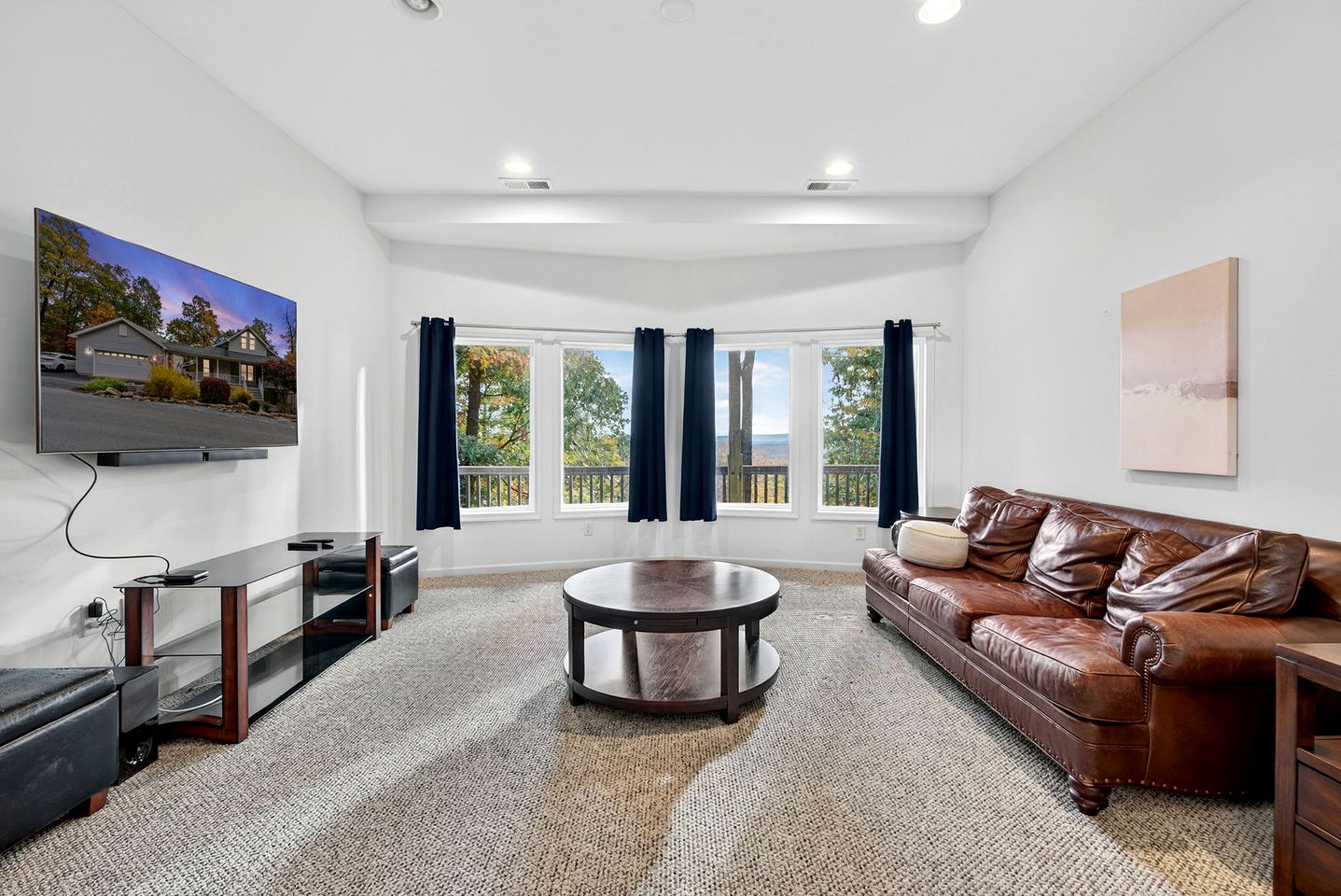 Scenic Dog-Friendly Mountain Chalet with Panoramic Views & Game Loft Near Berkeley Springs, Hedgesville, WV