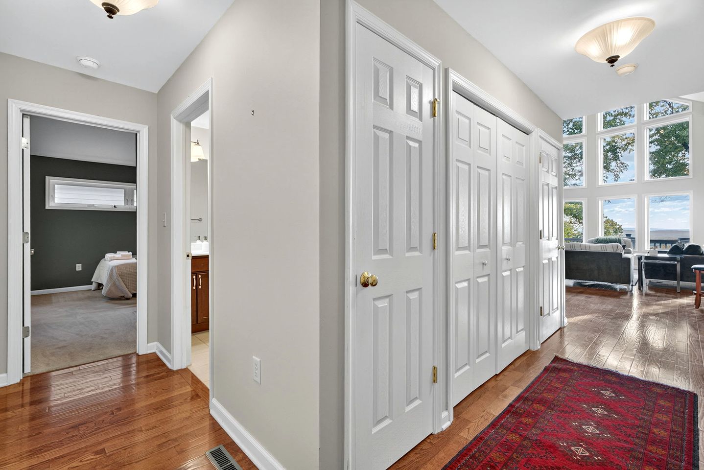 Scenic Dog-Friendly Mountain Chalet with Panoramic Views & Game Loft Near Berkeley Springs, Hedgesville, WV