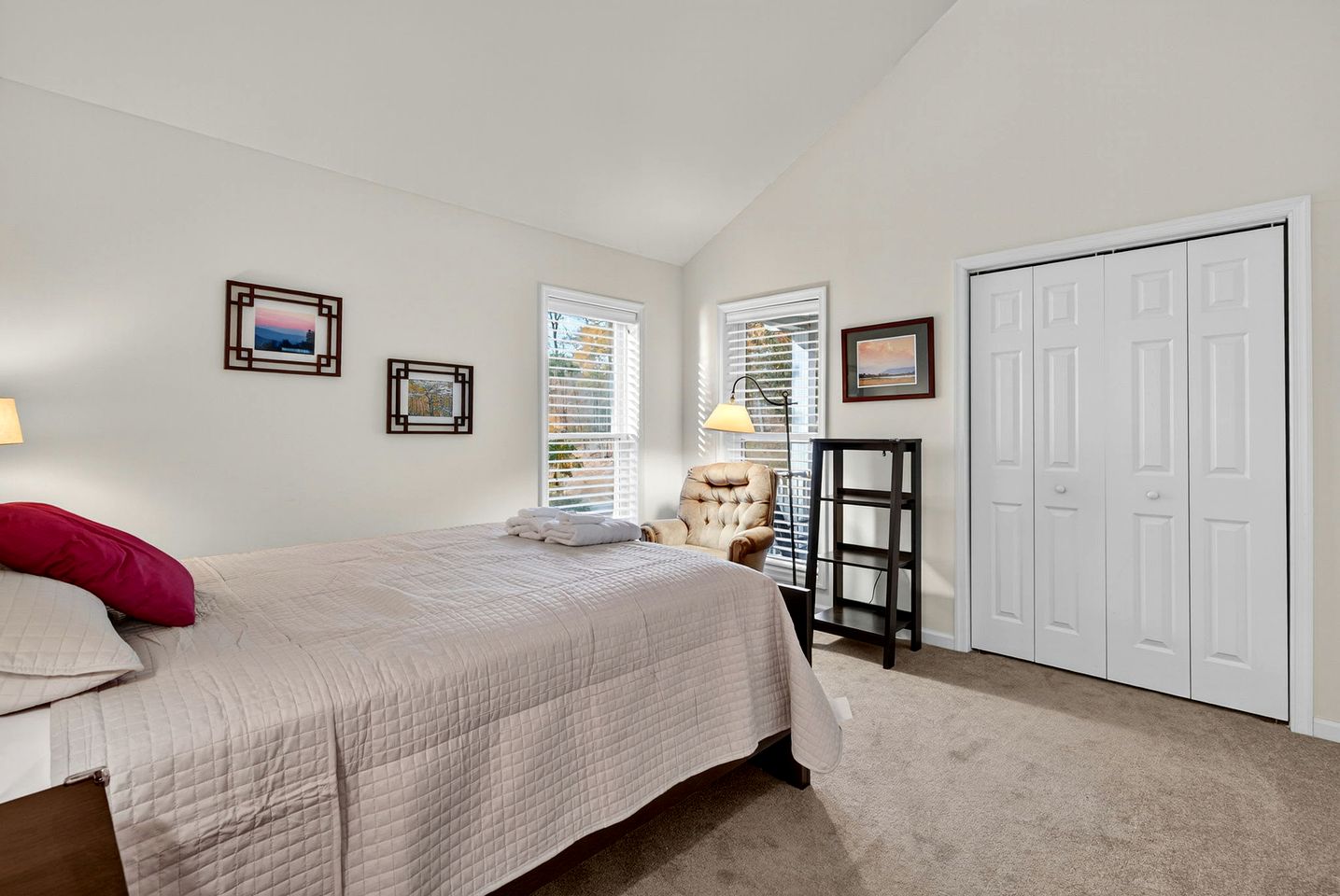 Scenic Dog-Friendly Mountain Chalet with Panoramic Views & Game Loft Near Berkeley Springs, Hedgesville, WV