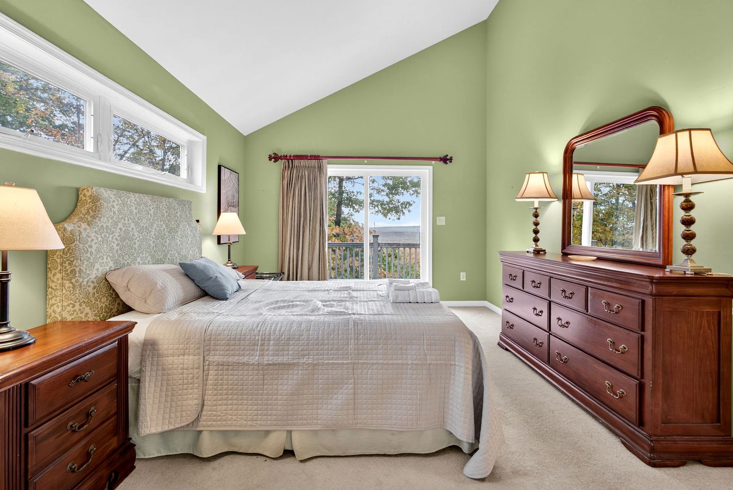 Scenic Dog-Friendly Mountain Chalet with Panoramic Views & Game Loft Near Berkeley Springs, Hedgesville, WV