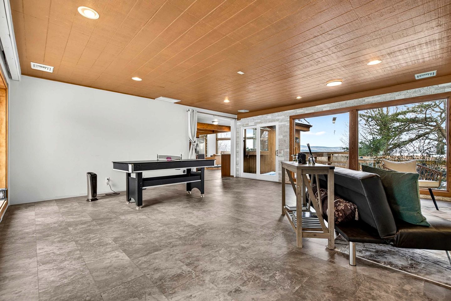 Modern Mountain Cabin with Hot Tub and Game Room Near Moorefield, West Virginia