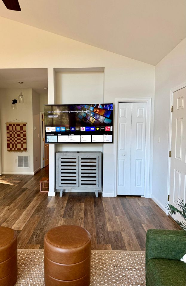 Stunning Mountain Retreat with Private River Access Near Berkeley Springs | Great Cacapon, West Virginia