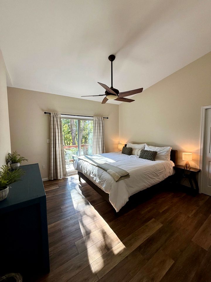 Stunning Mountain Retreat with Private River Access Near Berkeley Springs | Great Cacapon, West Virginia